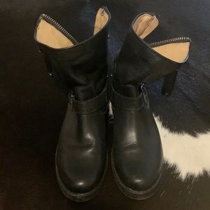 Frye black leather boots 🖤